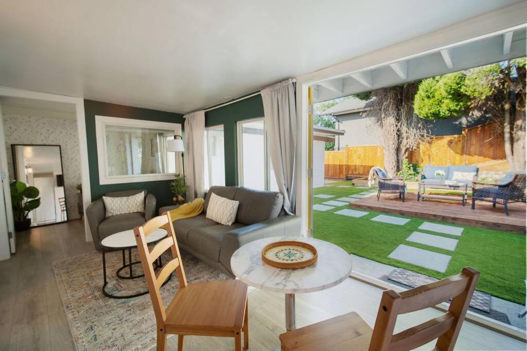 King Garden Suite/20 Mins To Dwntwn Vancouvr/Petok Северный Ванкувер Экстерьер фото
